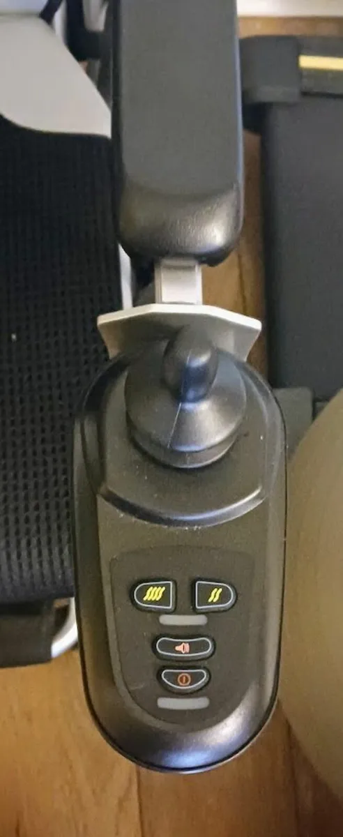 Electric Light Weight Wheelchair New - Image 3