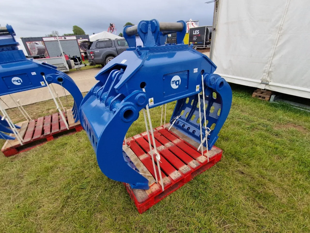 McQuaid Hydraulic 14t grabs - Image 1