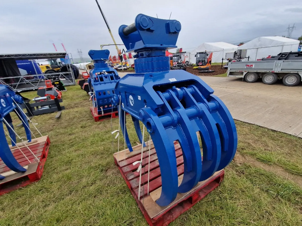 McQuaid Hydraulic 14t grabs - Image 3