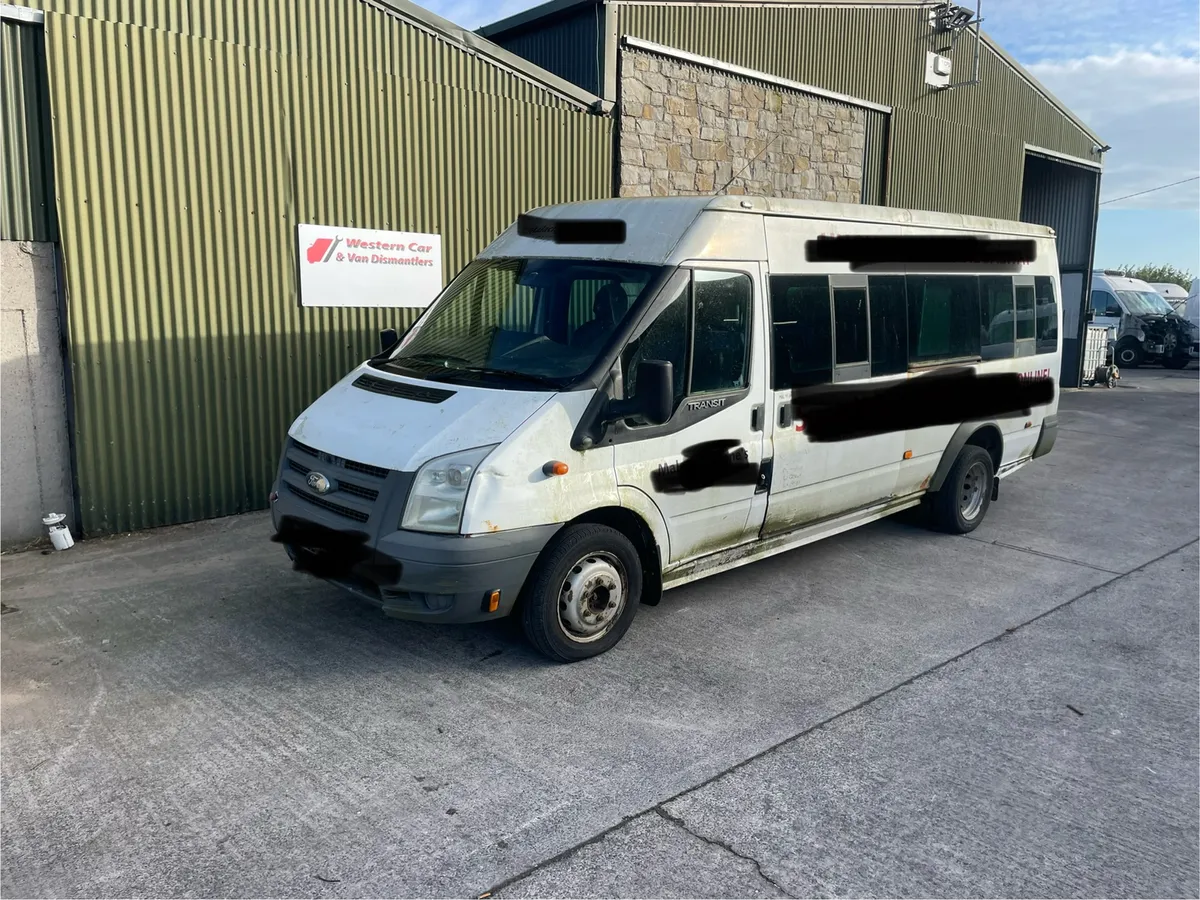2010 Ford transit 2.4 bus for dismantling