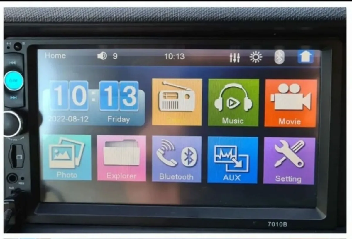 Car radio stereo audio installation - Image 1