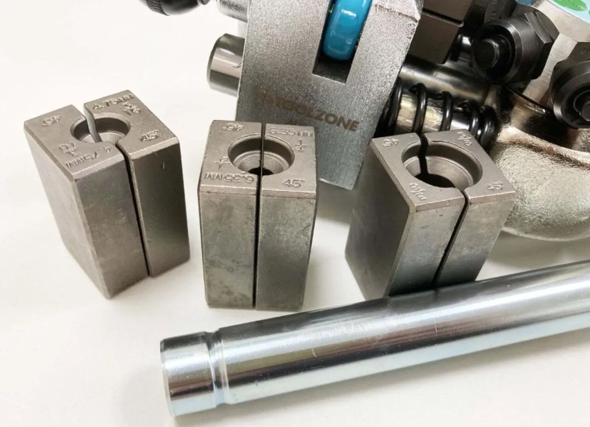 Professional Pipe Flaring Tool AU045 - Image 3