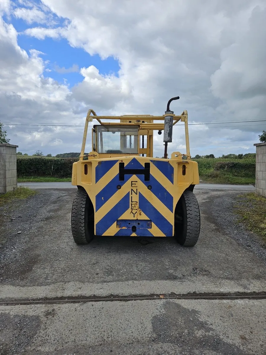 Henley 12 t forklift - Image 2