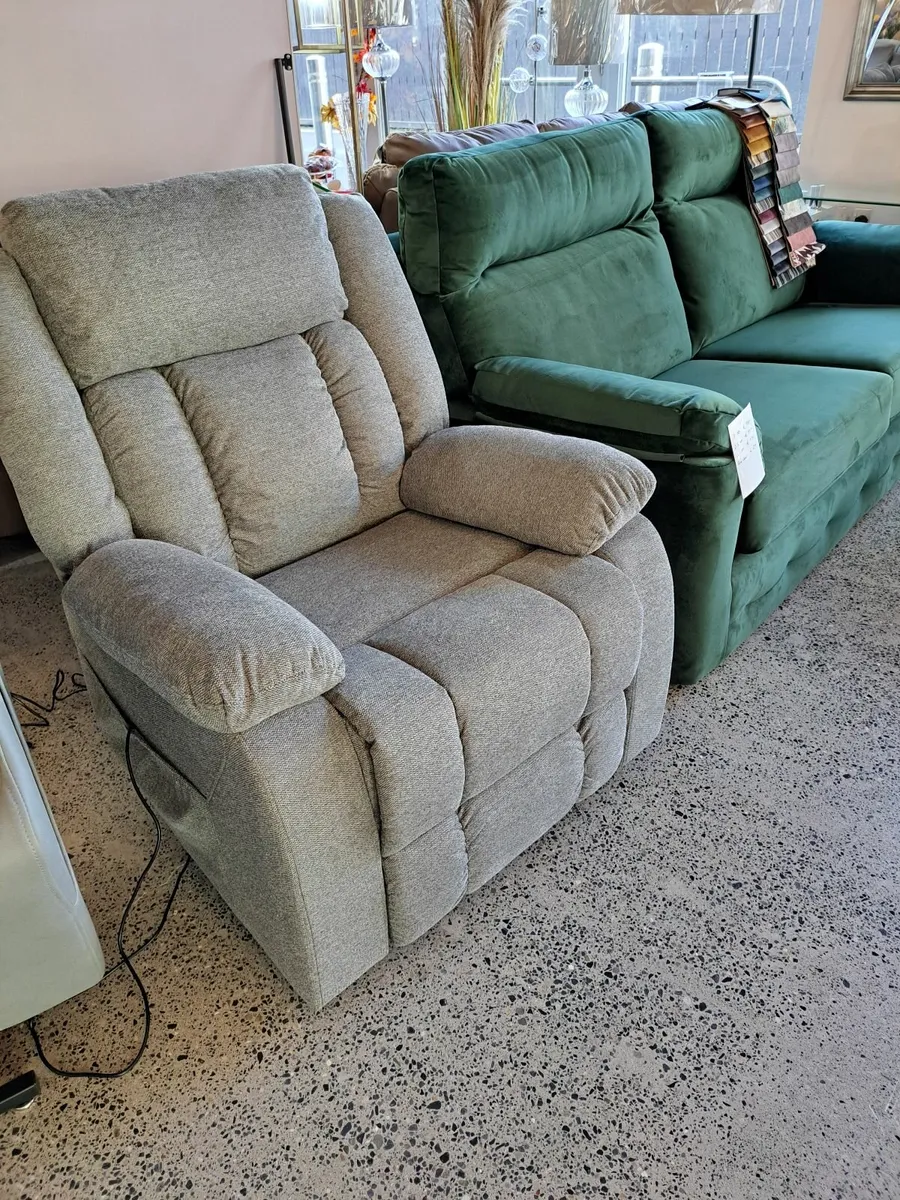 Riser recliner armchair - Image 4