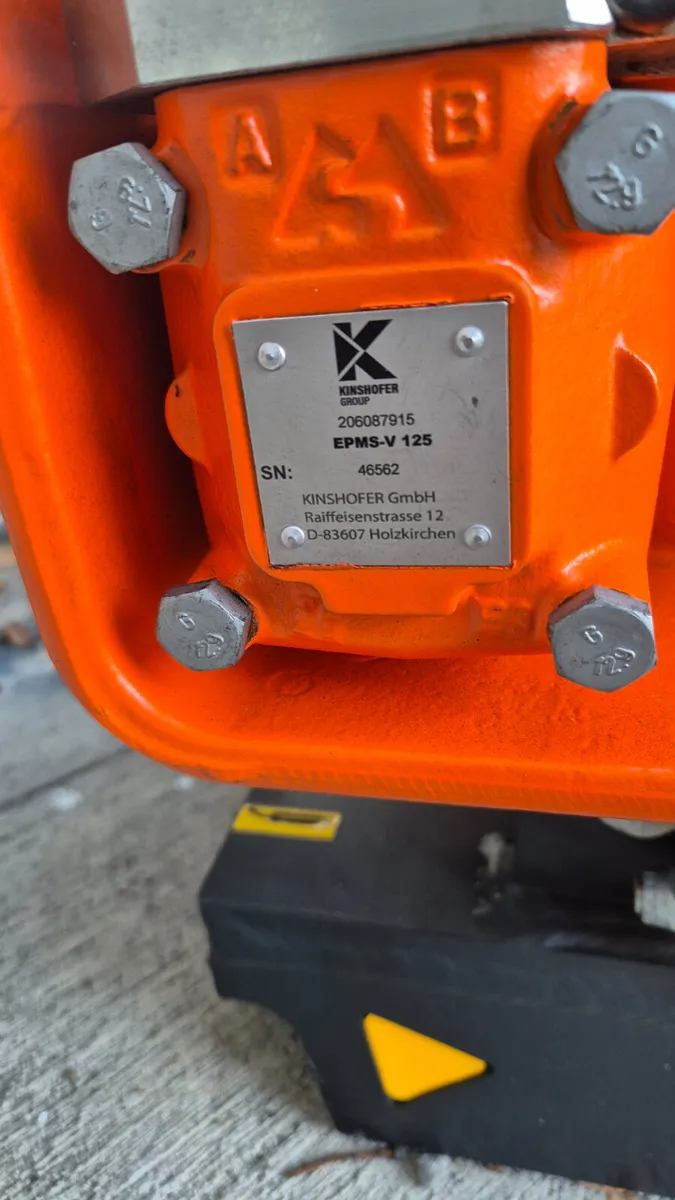 Kinshofer Rotating Hitch for hire or sale - Image 4