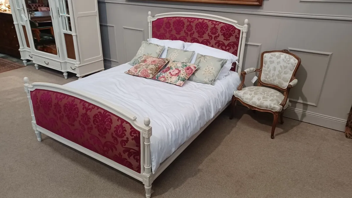 Louis XV Style French shabby chic bed - Image 2
