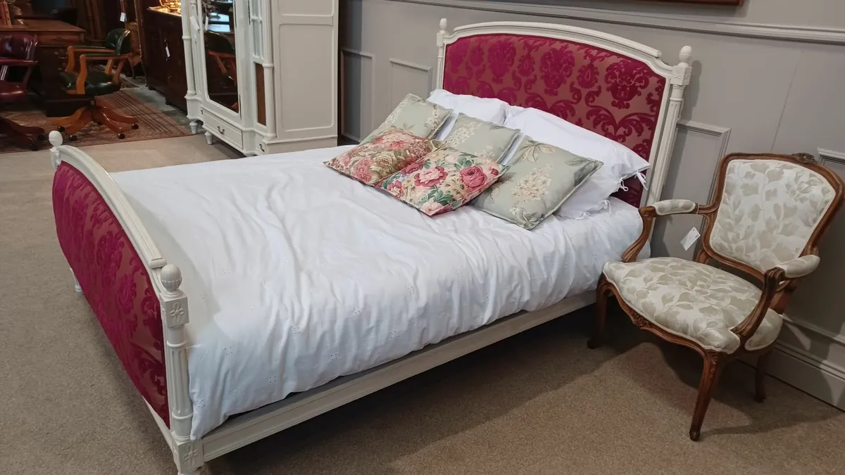 Louis XV Style French shabby chic bed - Image 3