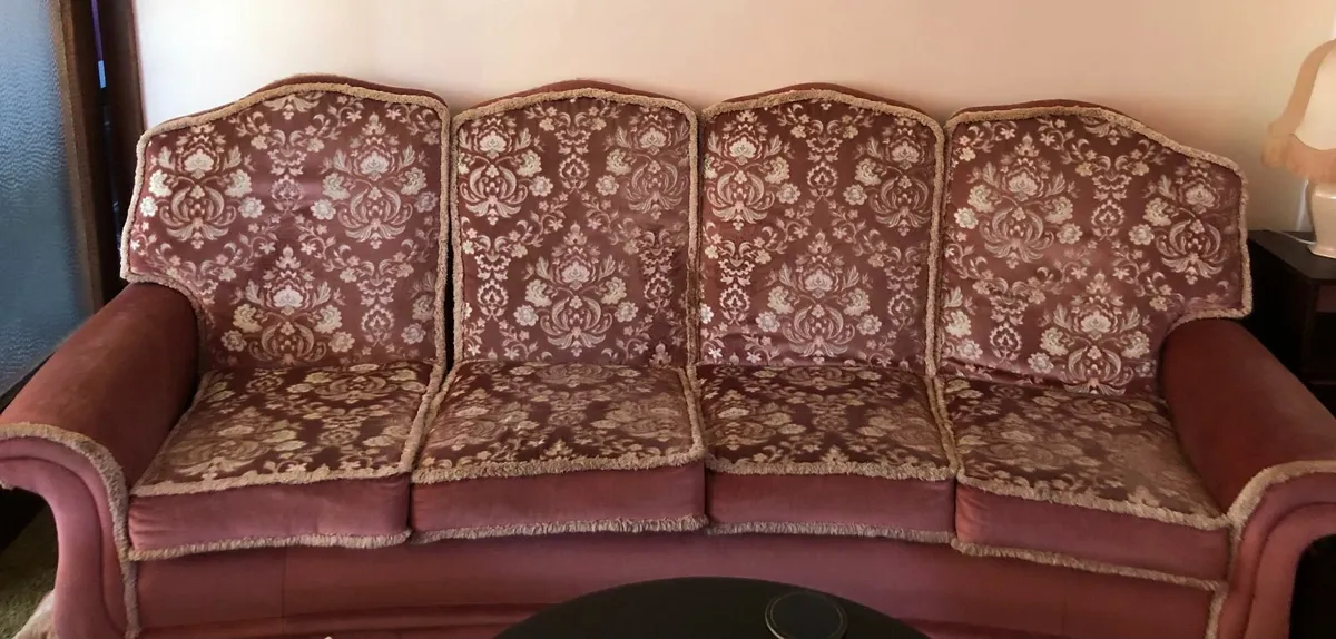 Antique 5 Seater Couch & 2 Single Seaters - Image 2