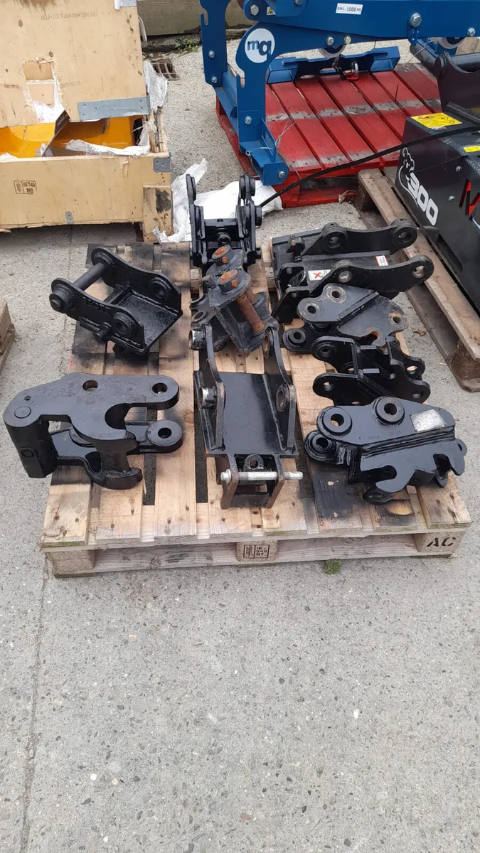 Mini digger hitch  selection new and used sale pri - Image 1