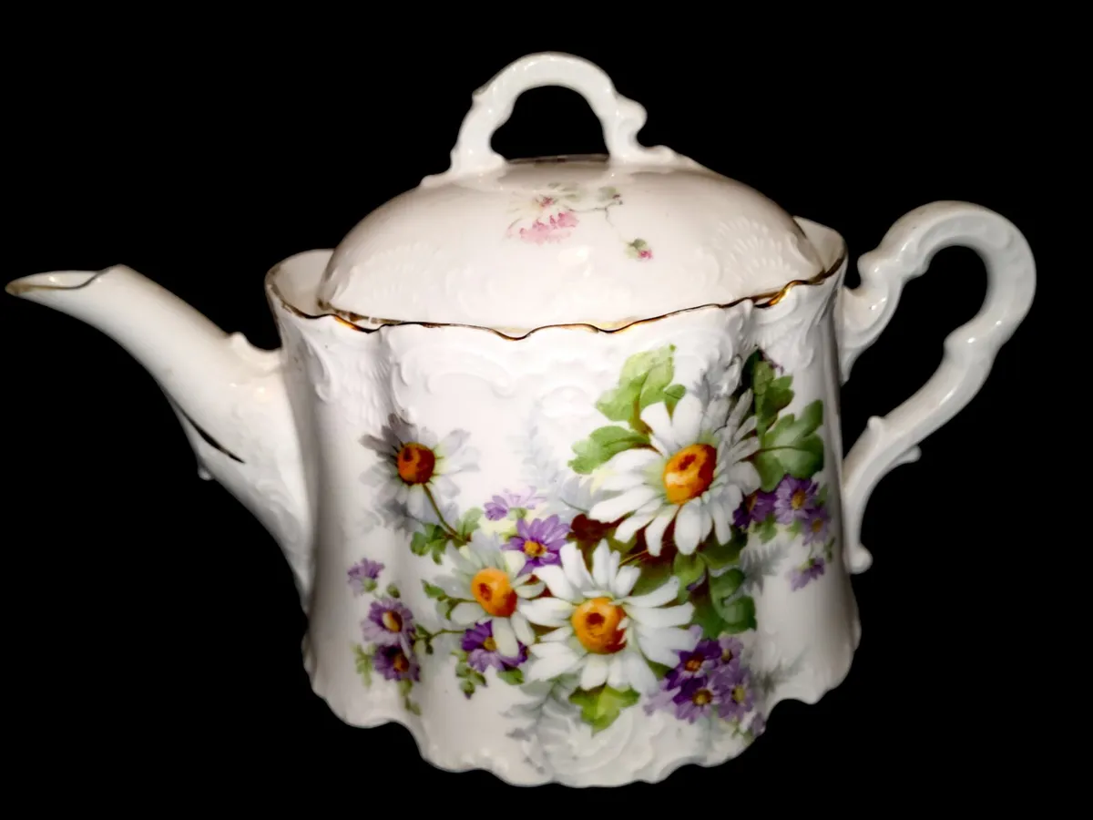 1800s rare  large porcelain teapot - Image 1