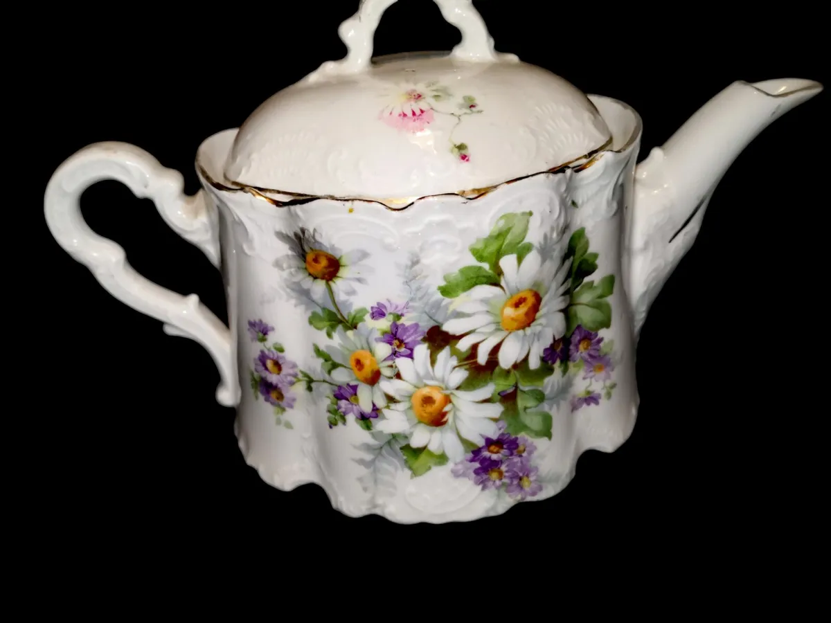 1800s rare  large porcelain teapot - Image 2