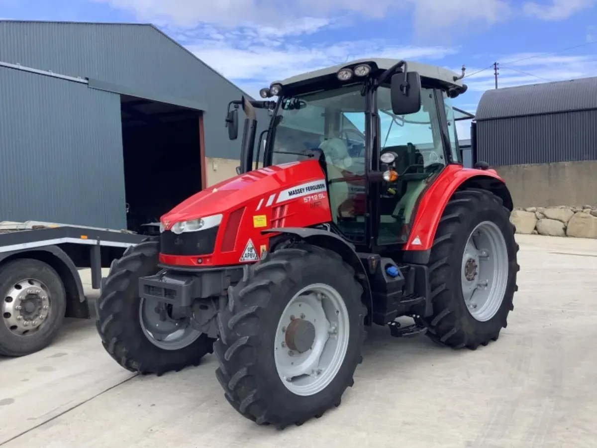 2017 MF 5712SL - Image 1