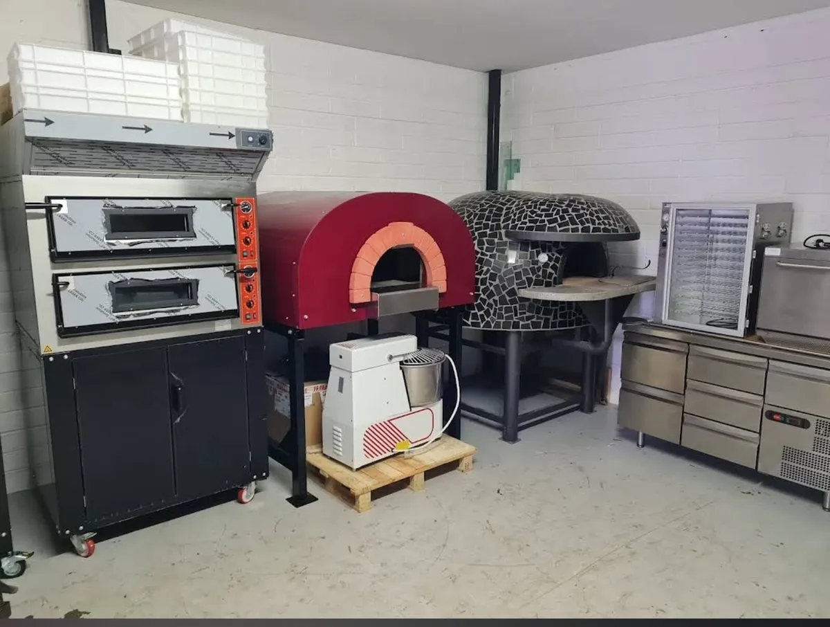 Wood Burning Pizza Oven - Image 2