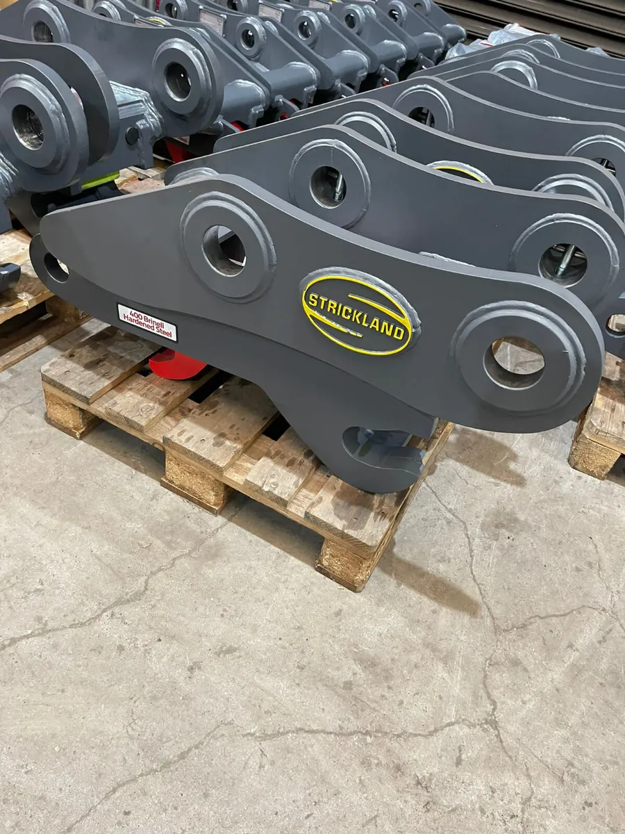 New 13T Hydraulic hitch in stock - Image 1