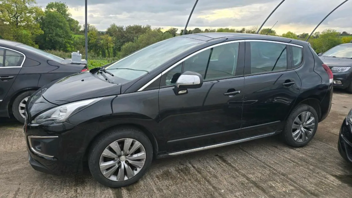 PEUGEOT 2015 3008 1.6 diesel For Breaking - Image 2