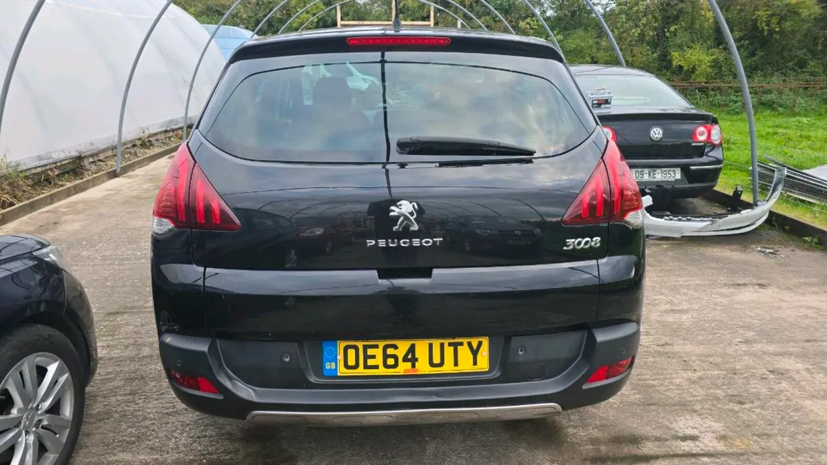 PEUGEOT 2015 3008 1.6 diesel For Breaking - Image 3