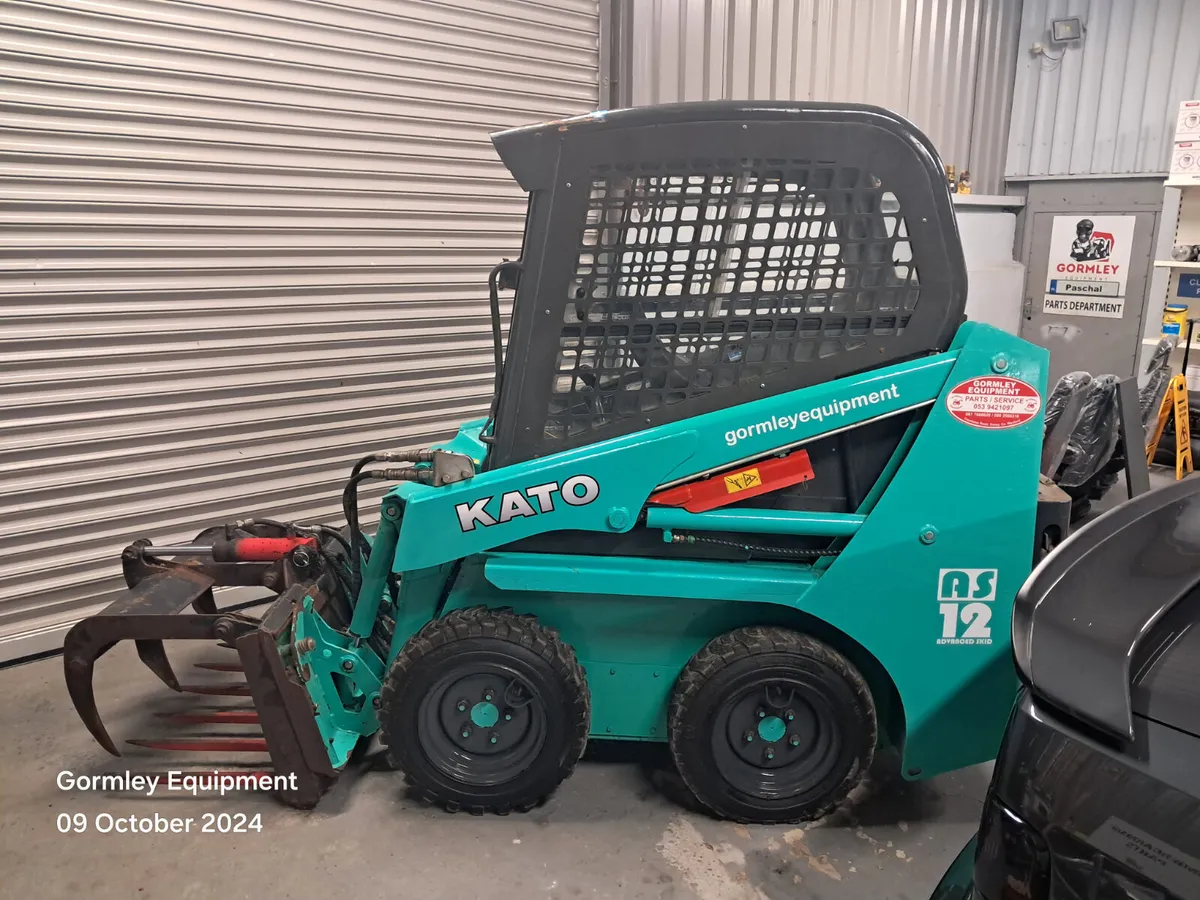 As12 kato skidsteer