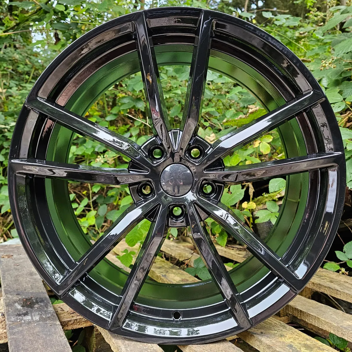18” gloss black petoria 5x112