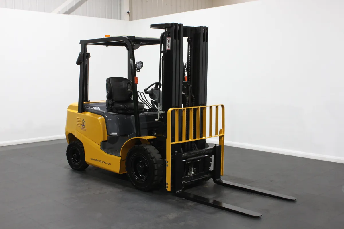 HIFOUNE FD25T 2.5Ton Counterbalance Forklift - Image 1