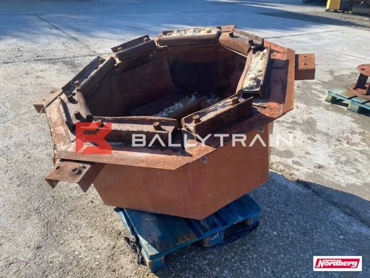 Nordberg HP300 Cone Crusher Feed Chute - Image 1
