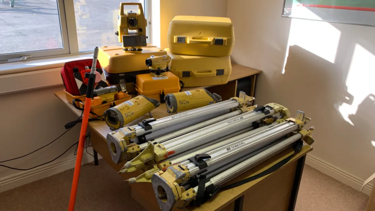 Topcon Engineers Equipment - Image 3