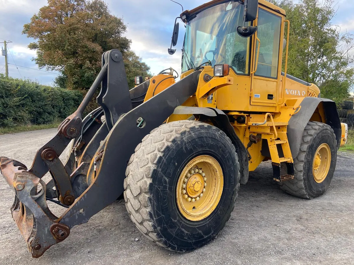 Volvo 90E Loader - Image 3