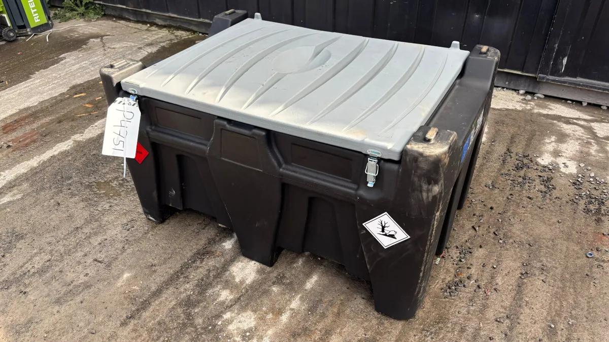 330L Emiliana Diesel Bowser - Image 1