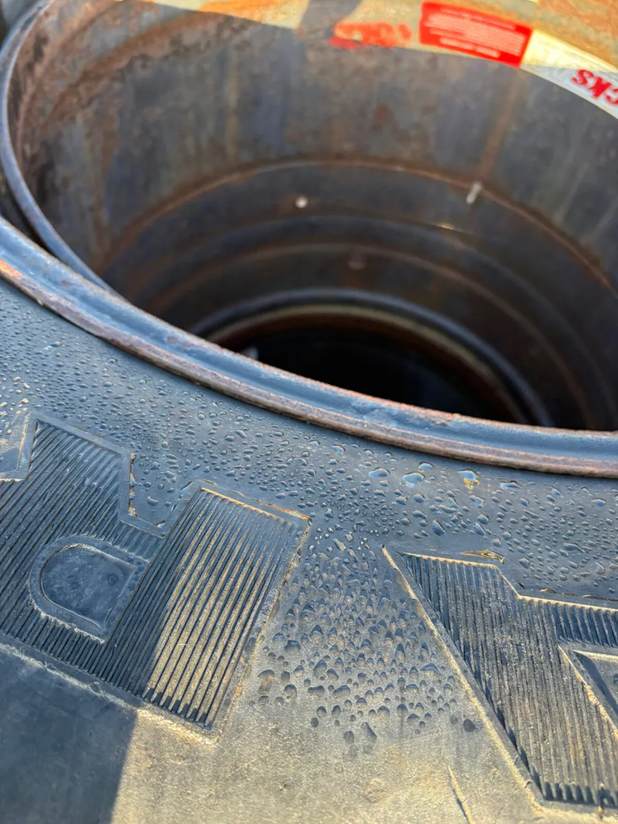 710/70 R38 dual tyres and rims - Image 3