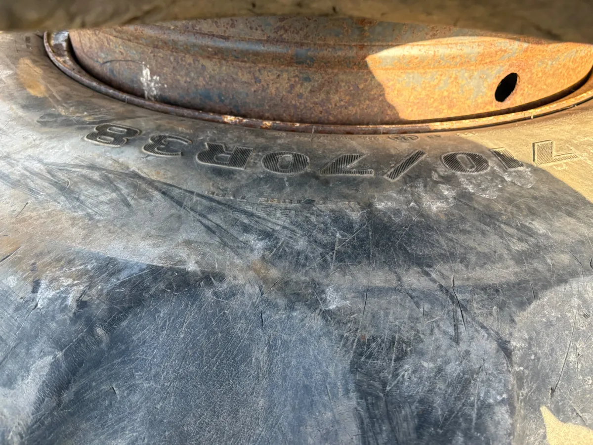 710/70 R38 dual tyres and rims - Image 2