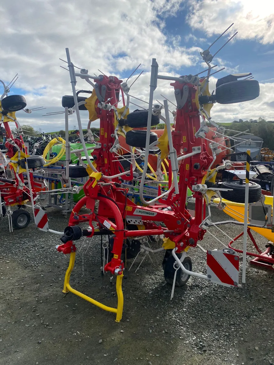 New Pottinger Hit 8.81 Tedder - €15,041 + VAT - Image 4