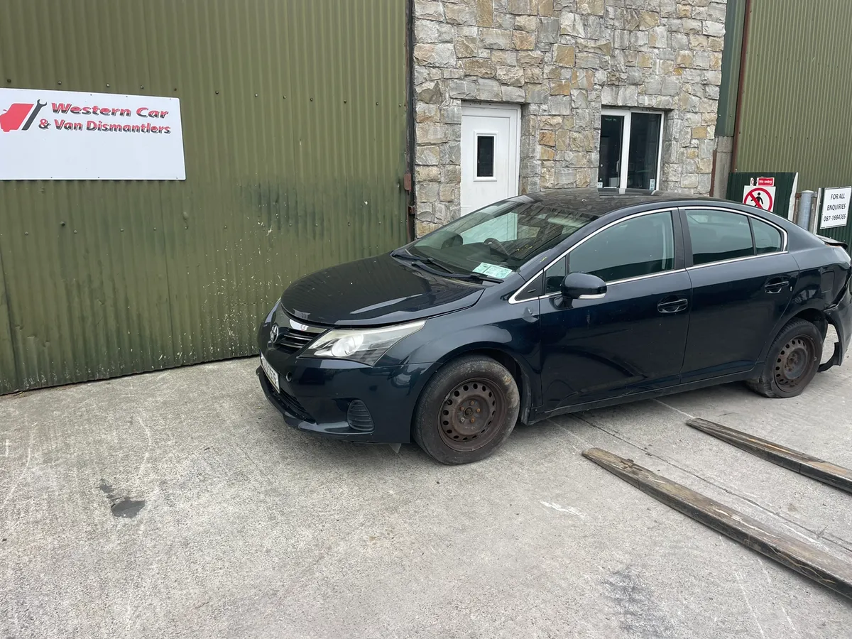 131 Toyota avensis 2.0 d4d for dismantling