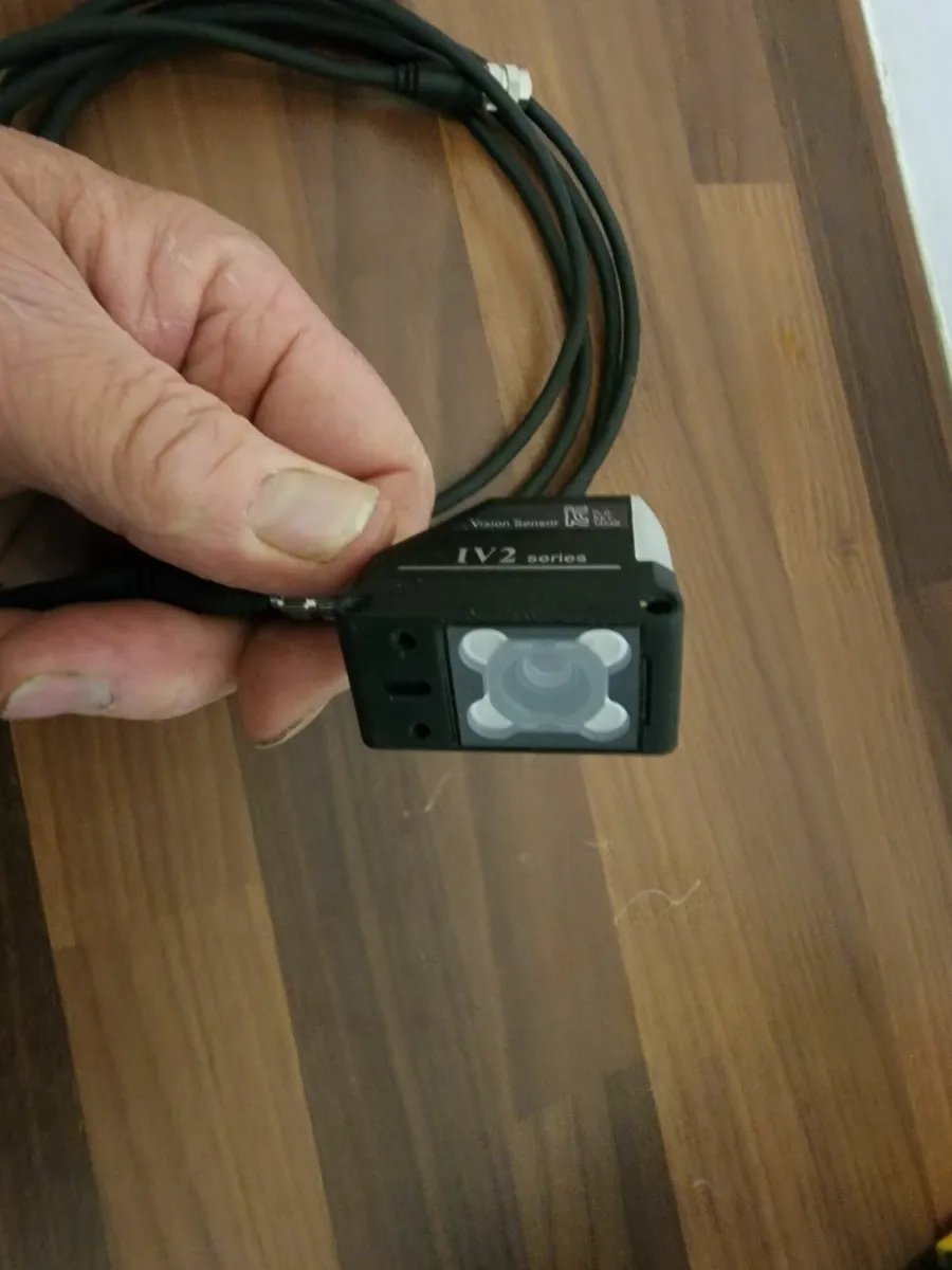 Keyence IV2 Series Vision Sensor Complete - Image 4
