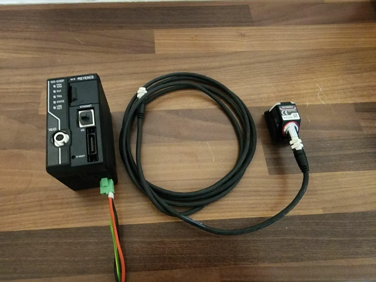 Keyence IV2 Series Vision Sensor Complete - Image 2