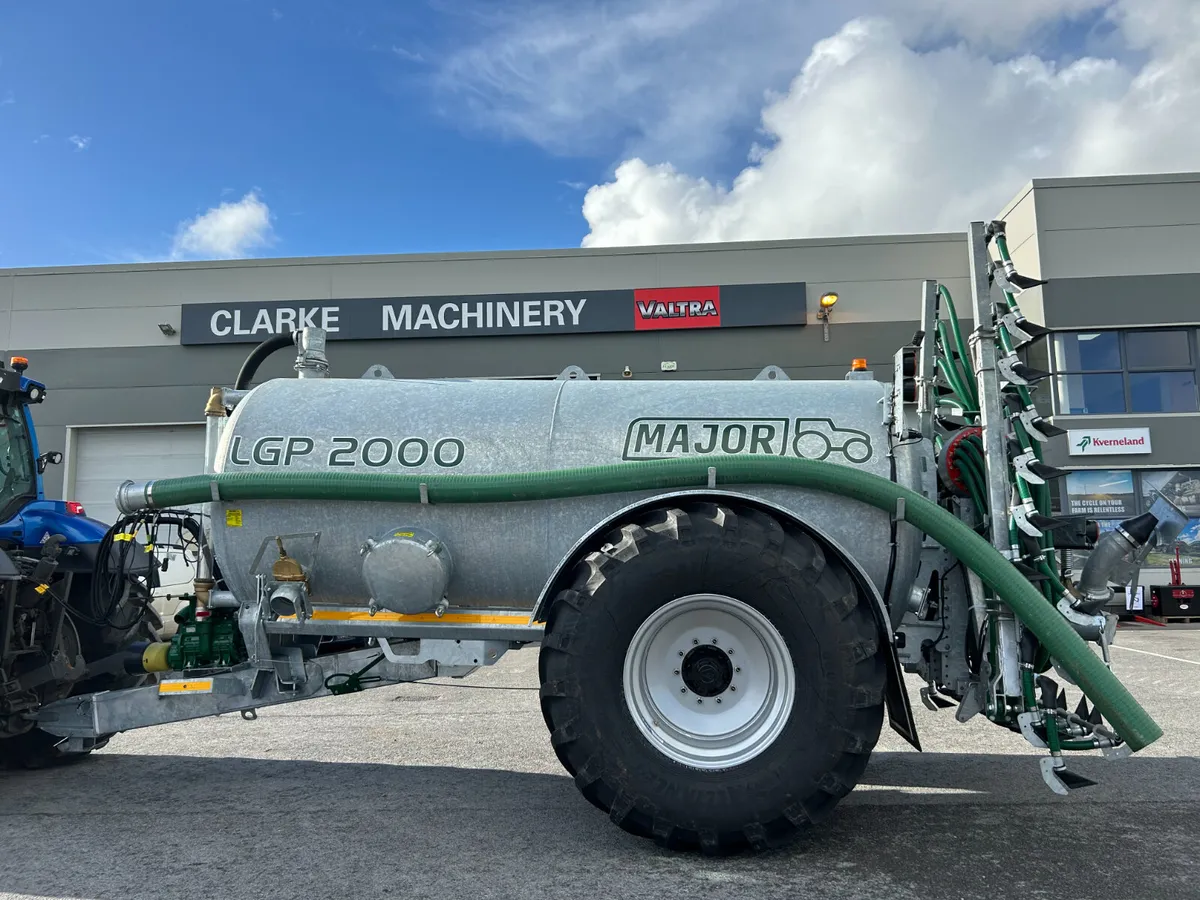 Major 2000 Gallon Tank 7.5M Flexi Shoe - Image 3