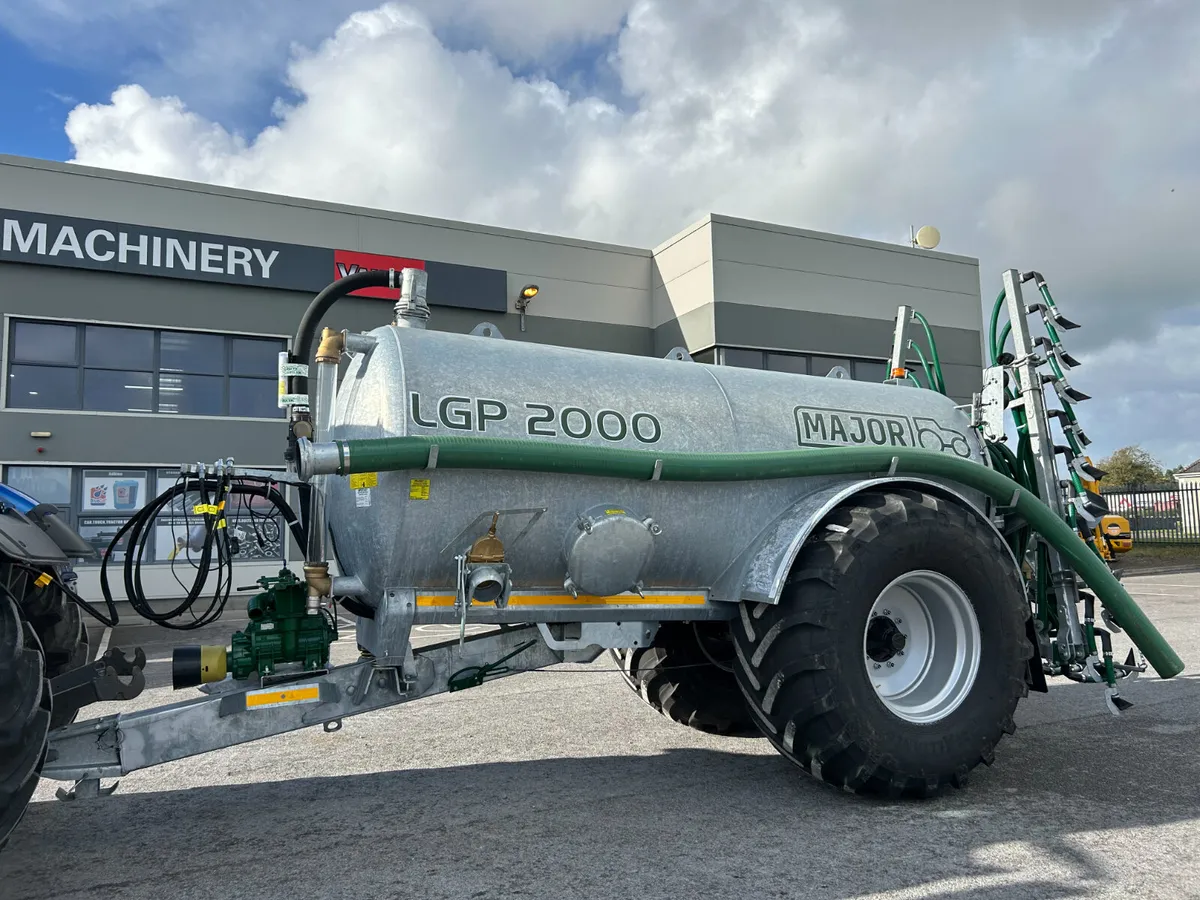 Major 2000 Gallon Tank 7.5M Flexi Shoe - Image 2