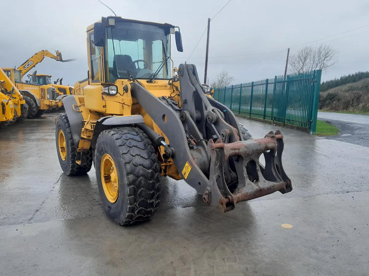 Volvo L70E 2004 (17870) - Image 2