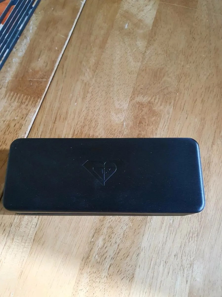 Roxy Glasses Case / Brand New - Image 3