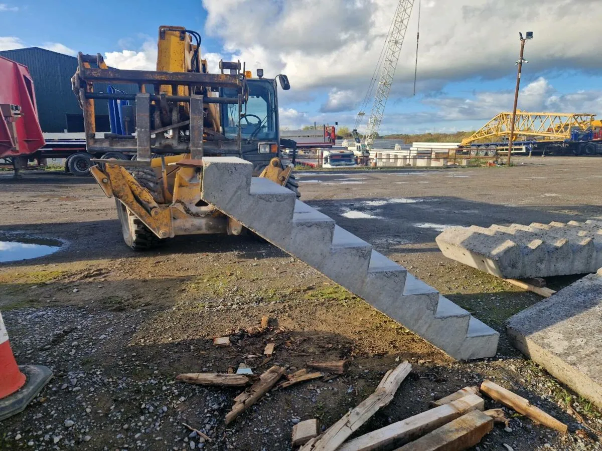 Concrete stairs - Image 2