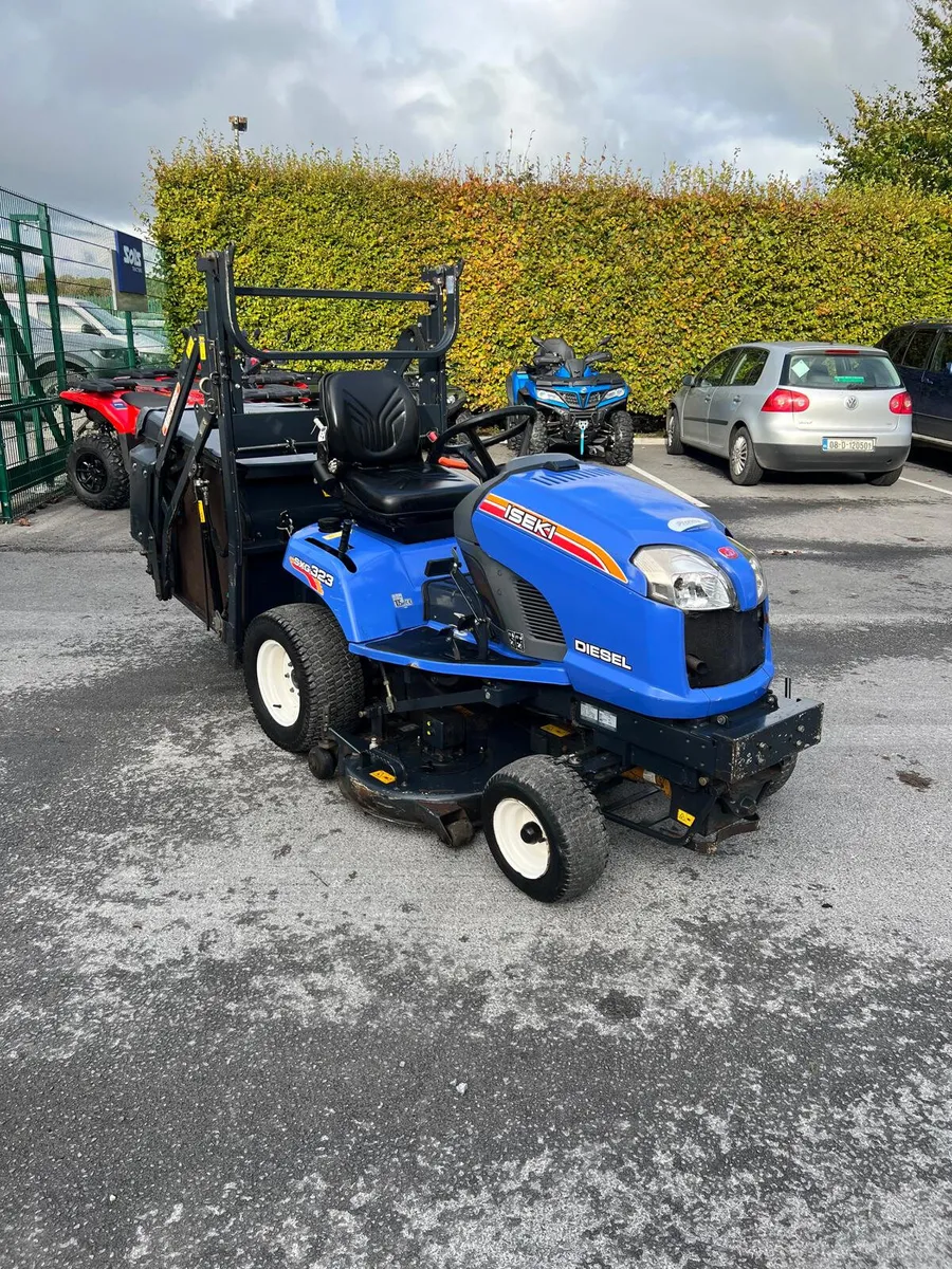 Iseki SXG323HD high dump mower 2019 - Image 2