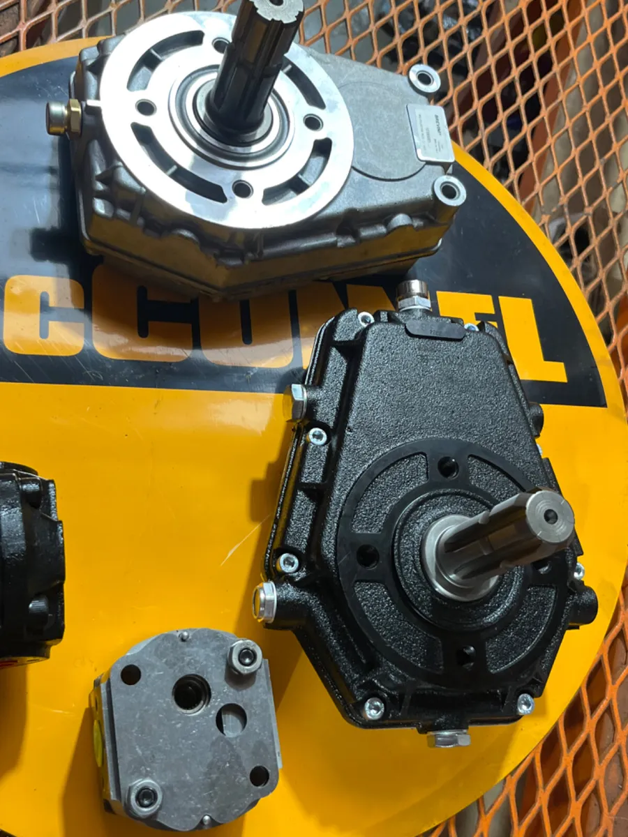 McConnel parts 🇮🇪gear box’s ,motors,pumps - Image 3