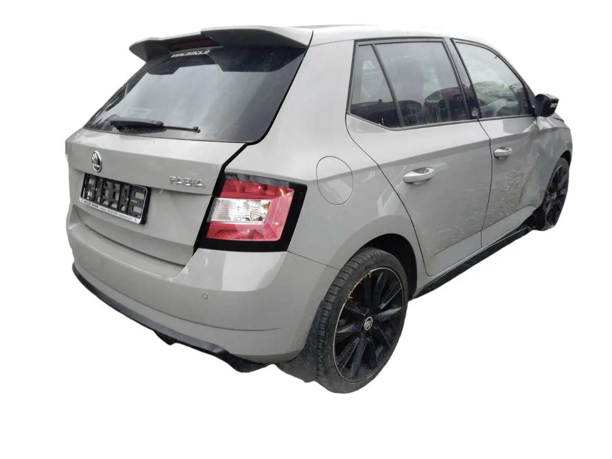 2014 SKODA FABIA For Breaking/Dismantling - Image 3