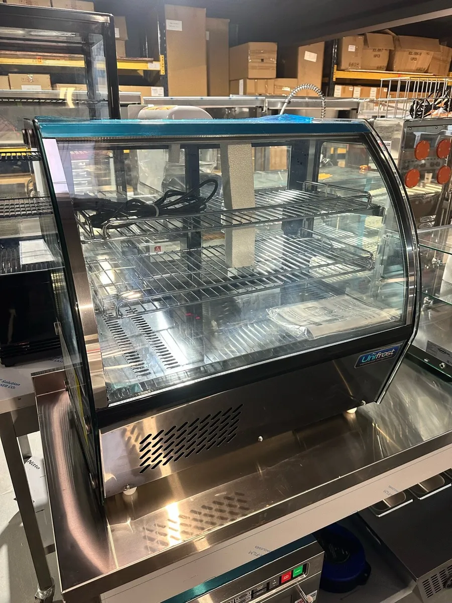 Counter Top Cake Display - Image 1