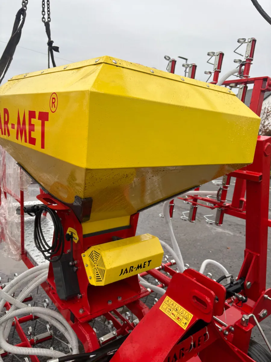 New jarmet 6m spring tine harrow air seeder - Image 4