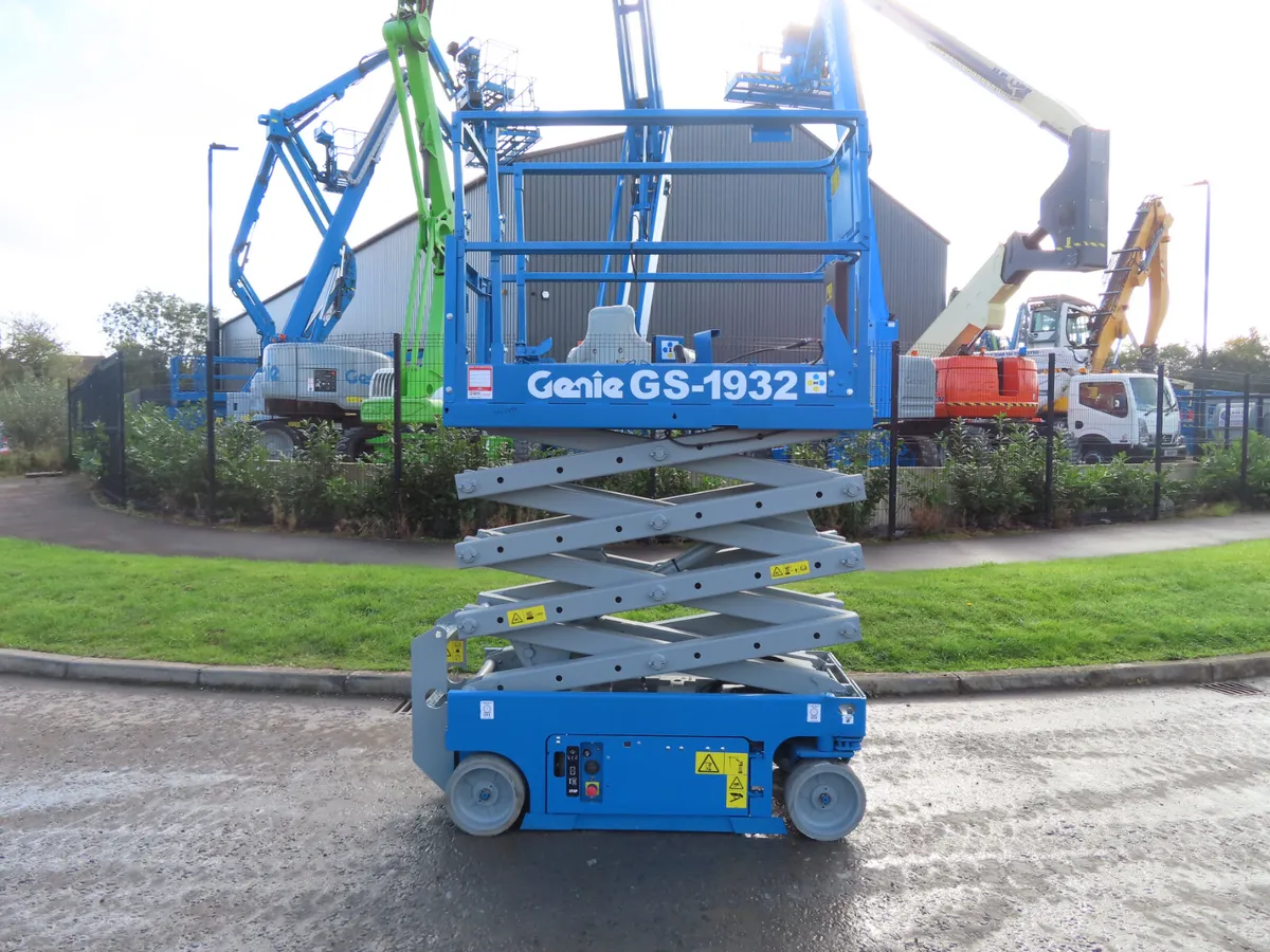 Genie GS 1932 Scissor Lift Refurbished - Image 2