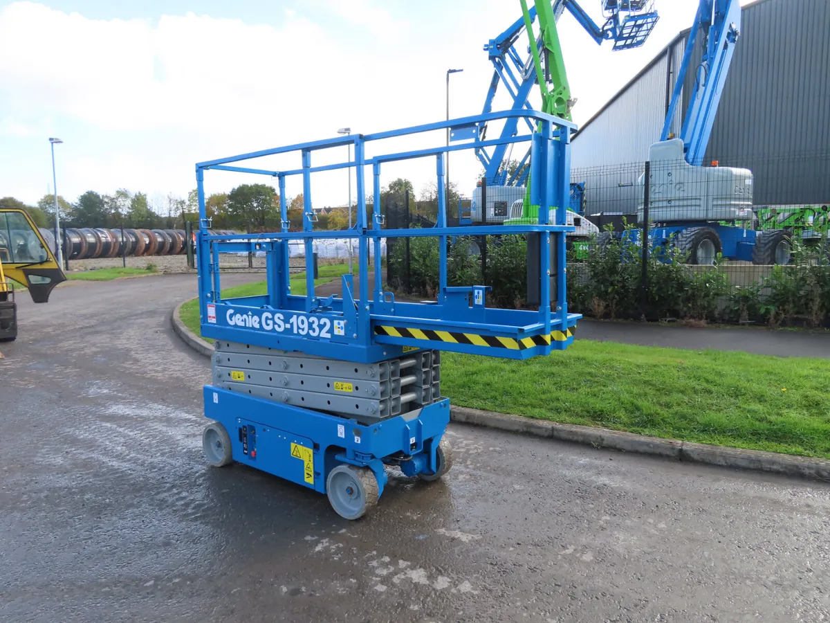 Genie GS 1932 Scissor Lift Refurbished - Image 3