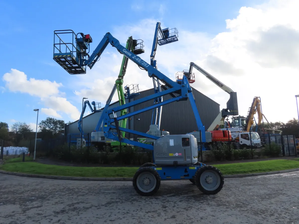Genie Z45/25J Articulated Boom Lift 2012 - Image 2
