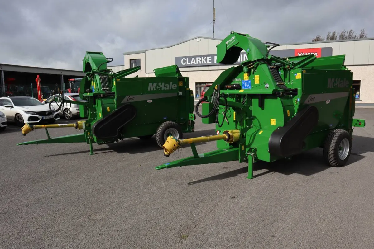 McHale C460 Straw Blower & Silage Feeder - Image 1