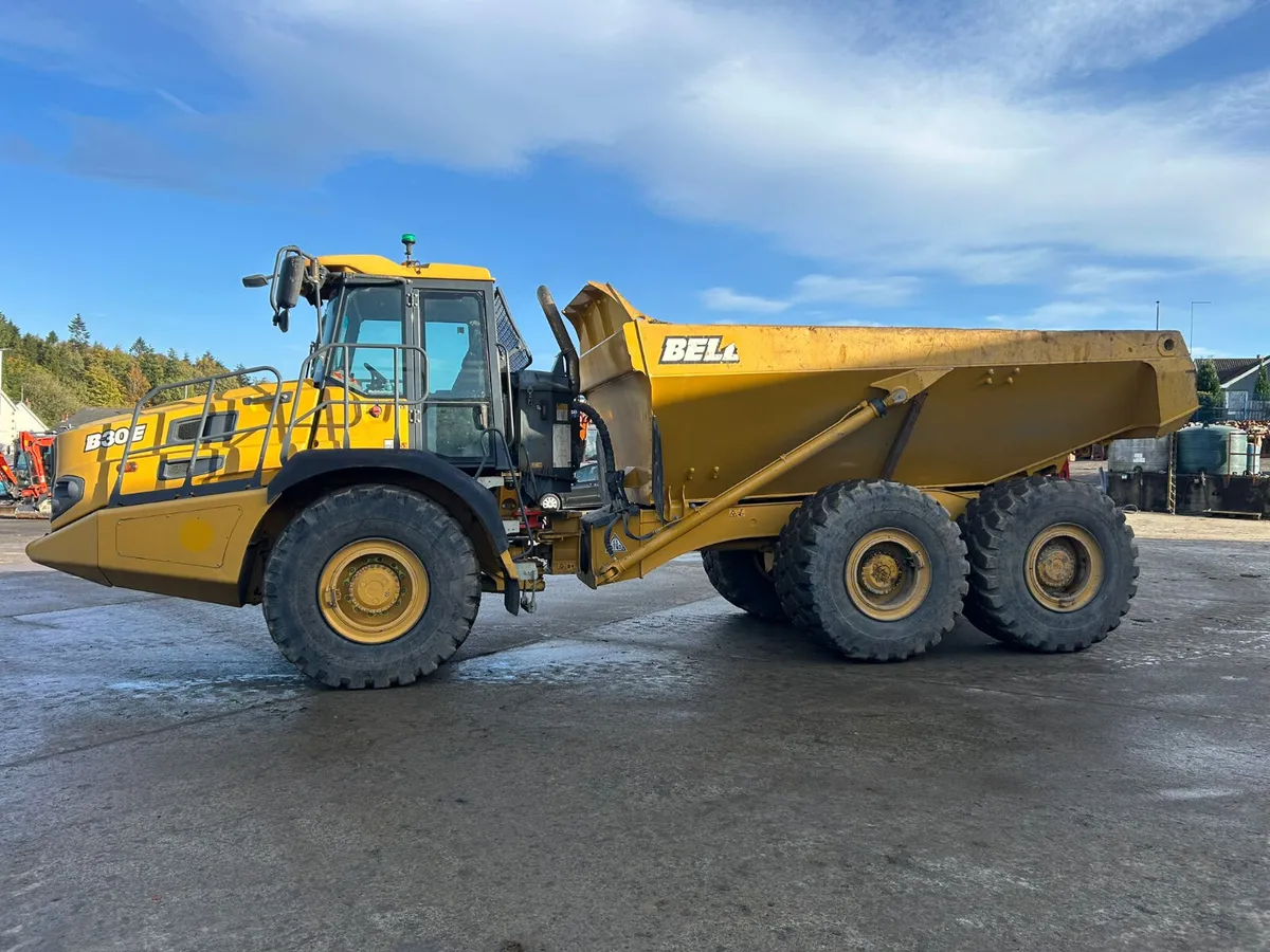 2018 Bell B30E Only 8300 HRs - MULLANS - Image 3