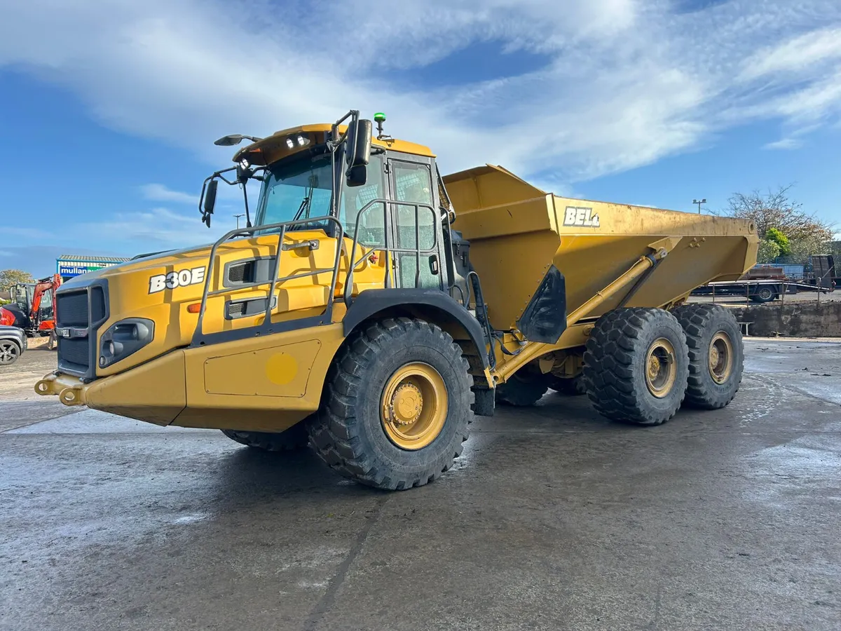 2018 Bell B30E Only 8300 HRs - MULLANS - Image 1