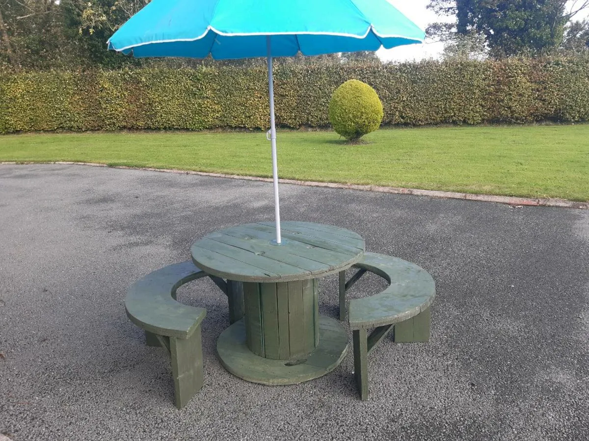 Garden or patio Spool Table and benches - Image 1